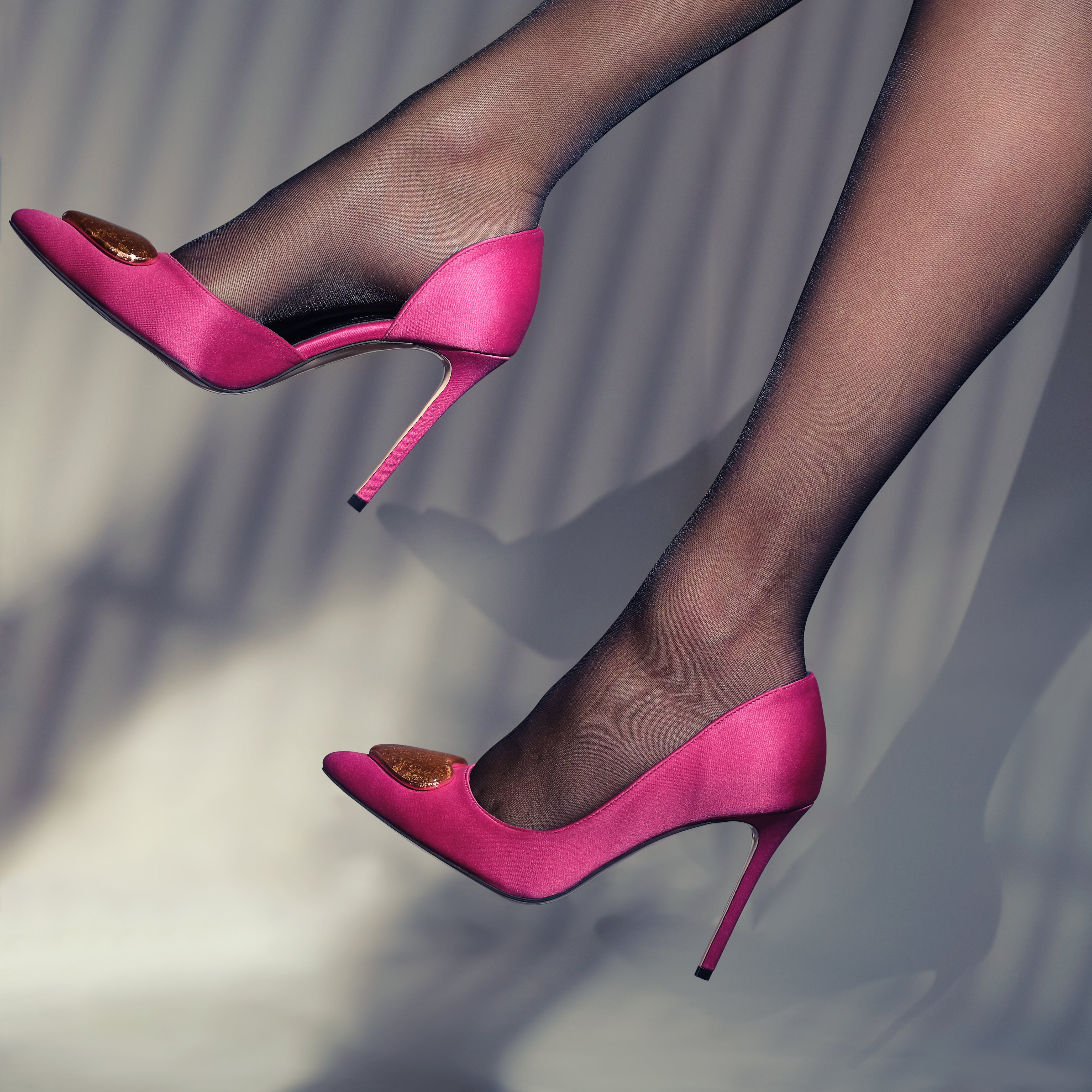 fuchsia satin stilettos 10 cm with gold glass hearts profile artistic