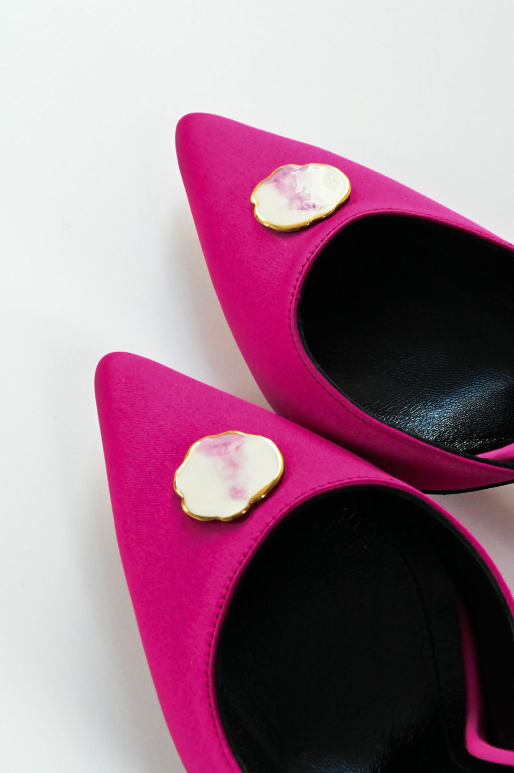 fuchsia satin stilettos 10 cm with round porcelain accessory pair details