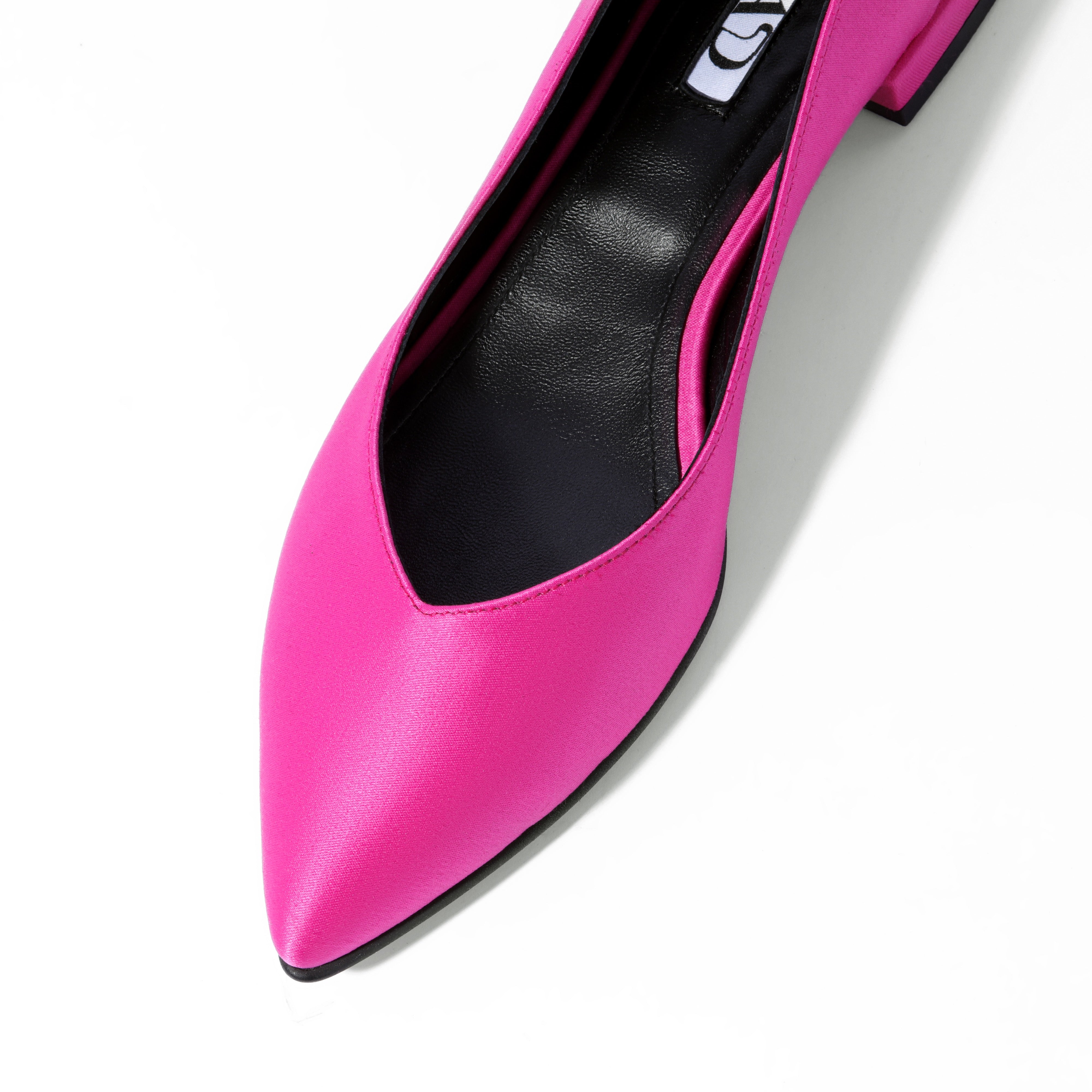 Ballerinas in fuchsia satin