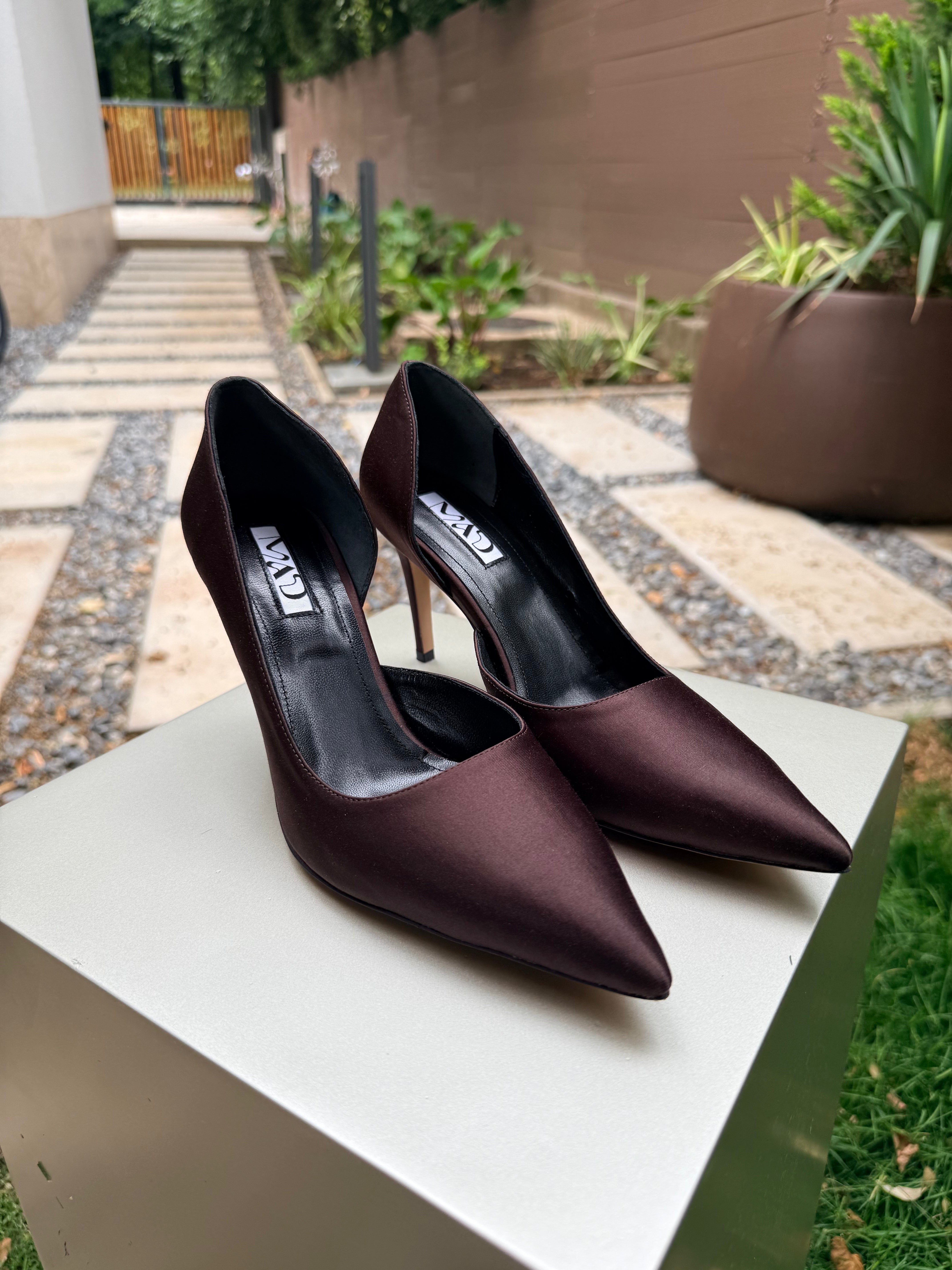 The Not so Mad in Brown Satin (7 cm)