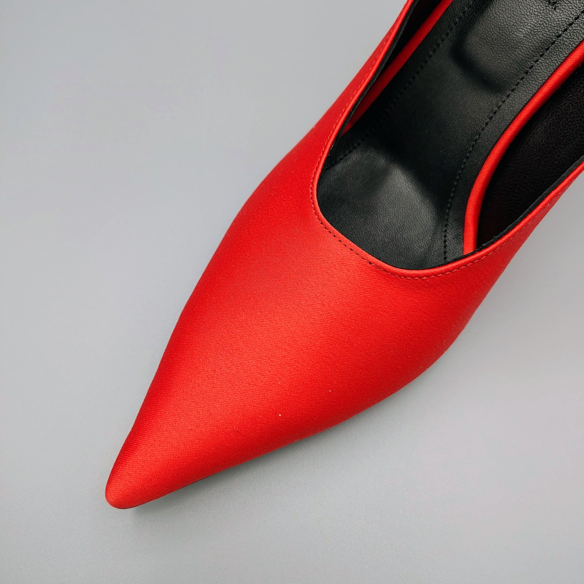 YOKO Slingback Satin Coral Red Single Close up